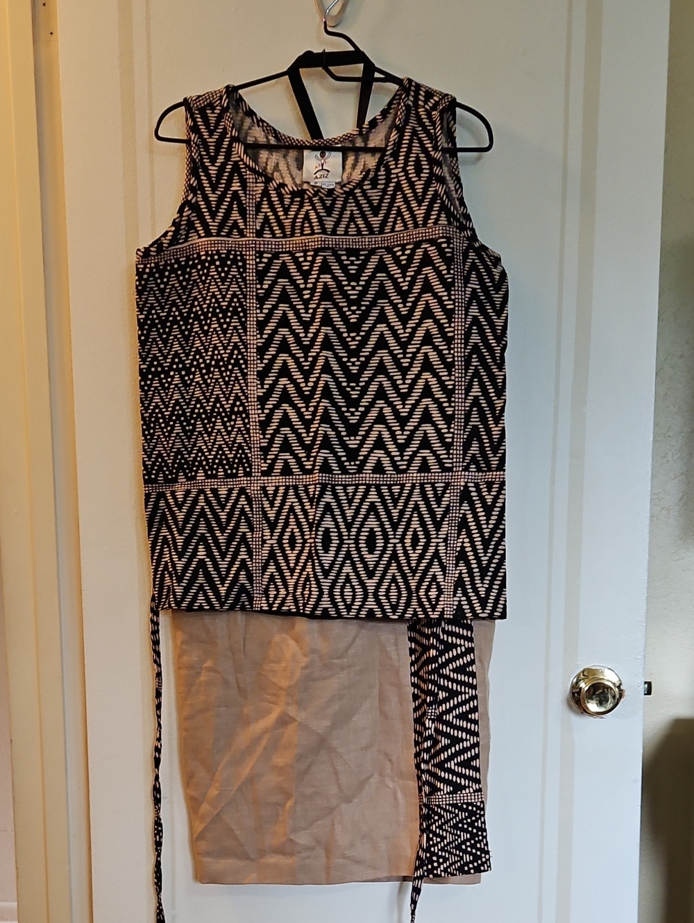 AZIZ Women's 2-piece Sleeveless Black & Tan Geometric Top(S) & Wrap Skirt(M)